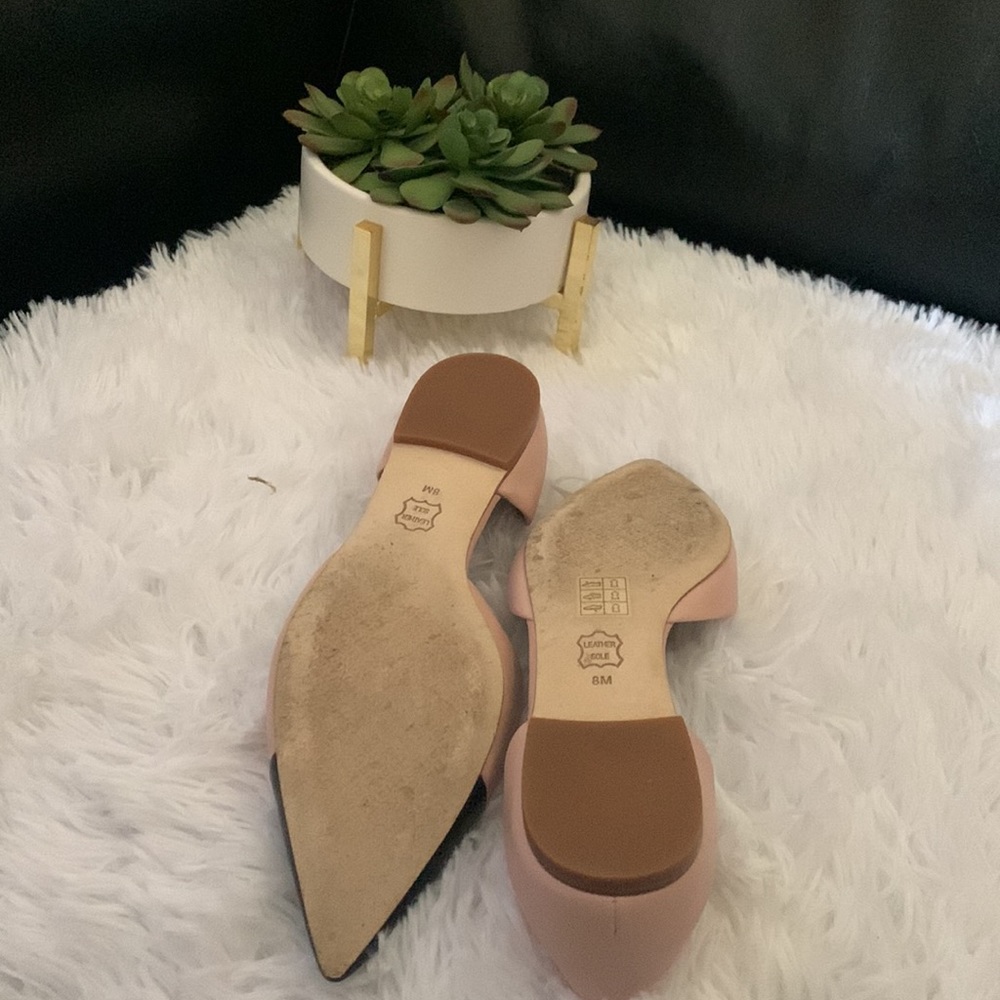 ••(SOLD)••Tory Burch Flats - Picture 4 of 7